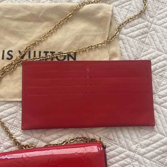 Patent leather LV pouchette - Picture 5 of 11